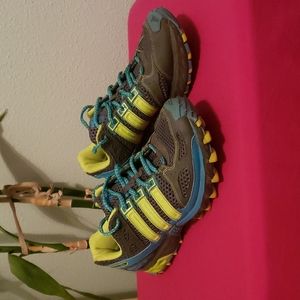 Adidas Kanadia TR4